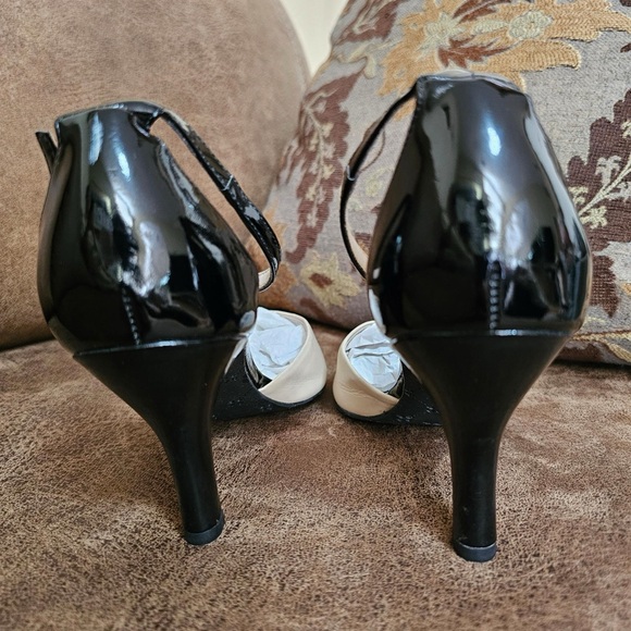 Women Leather Naturalizer High heels two tone shoes Size 8.5 - Picture 9 of 11